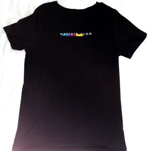 David Dobrik’s tee